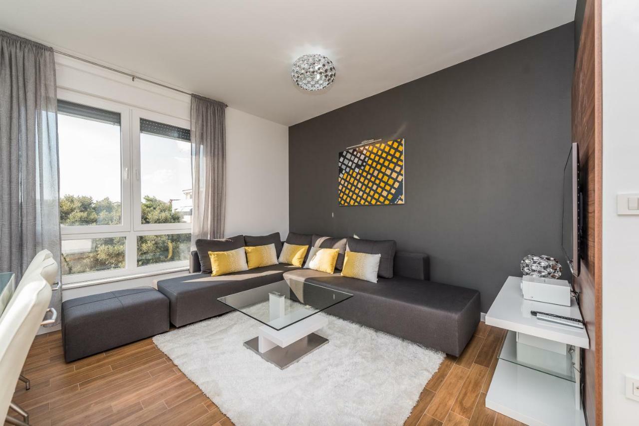 Luxury Penthouse Apartment Mandre Luaran gambar