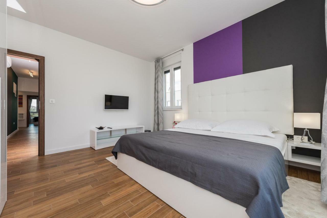 Luxury Penthouse Apartment Mandre Luaran gambar