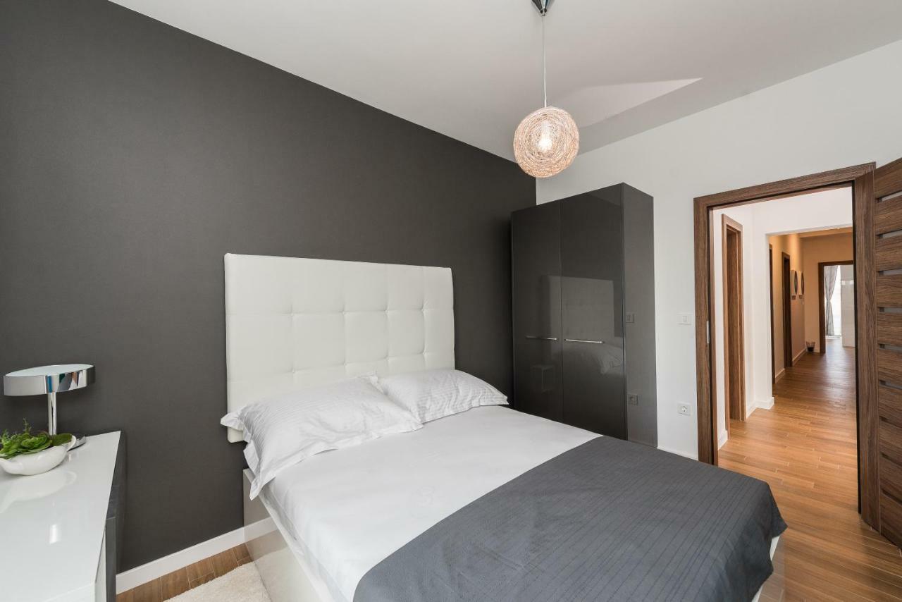 Luxury Penthouse Apartment Mandre Luaran gambar